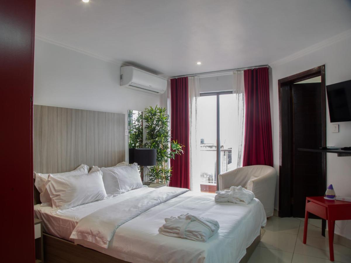 Wdc Aparthotel - Buea Exteriér fotografie