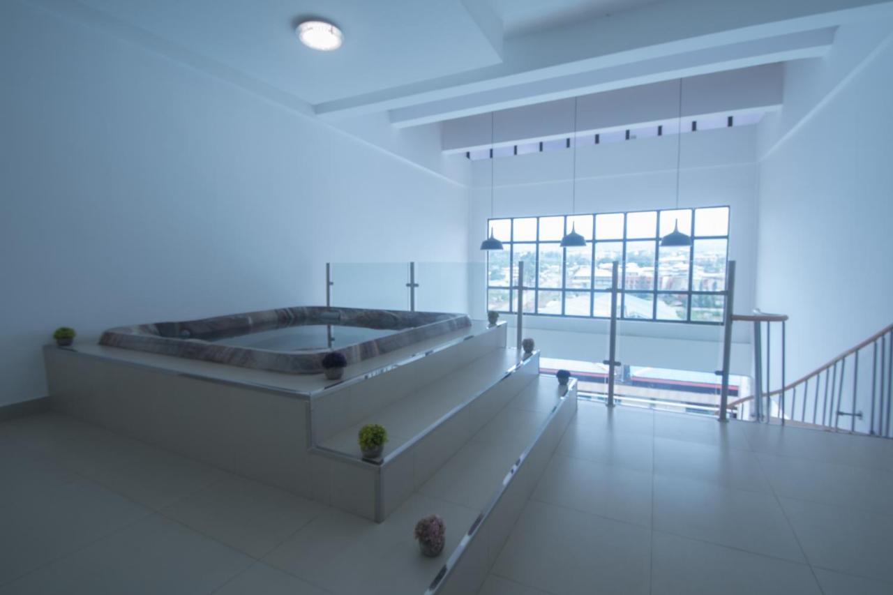 Wdc Aparthotel - Buea Exteriér fotografie